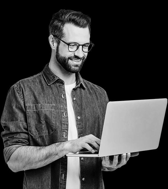 Foxit eSign-Benutzer bei der Arbeit in Outlook